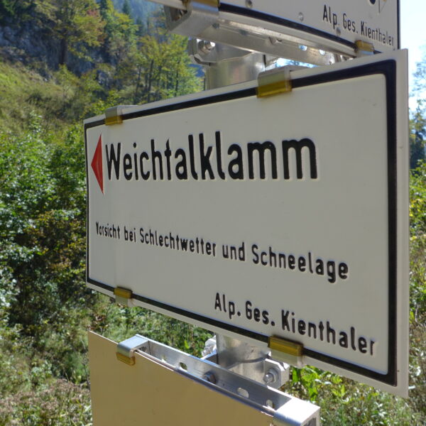 Schild Weichtalklamm. Foto: Alpenverein Edelweiss