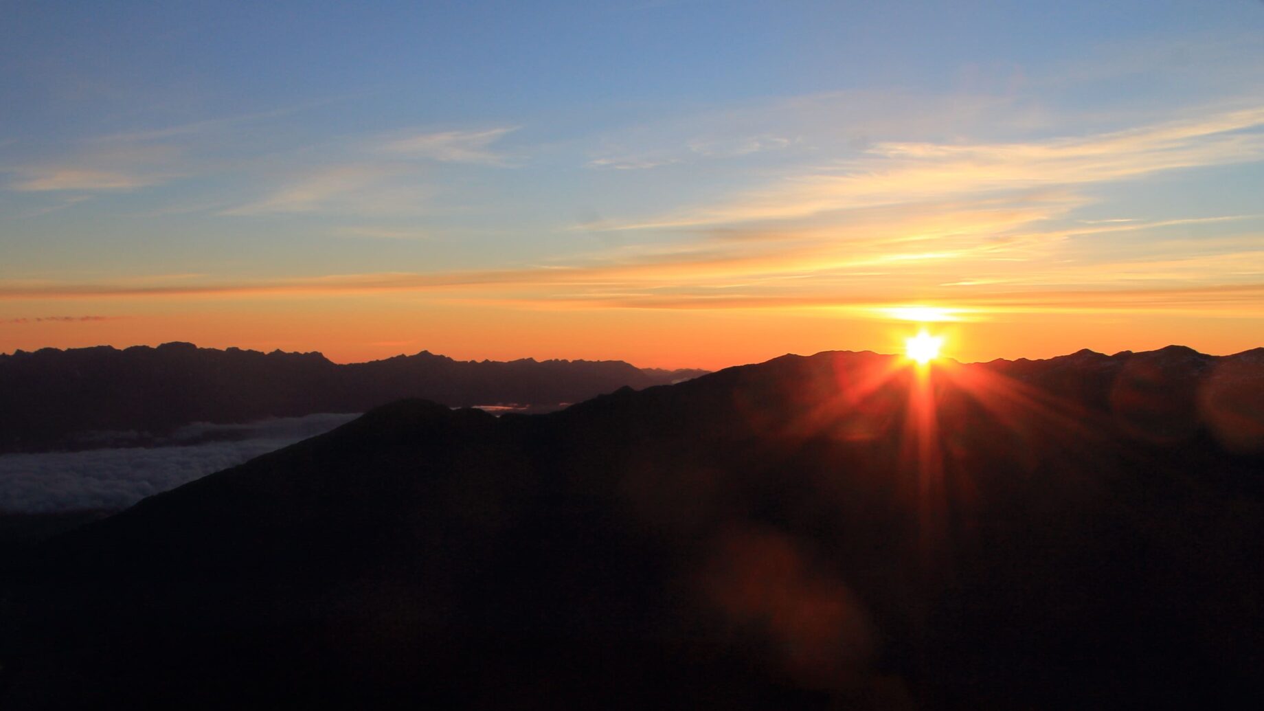 Serles Gipfel bei Sonnenaufgang, Foto: Daniel Gratzl
