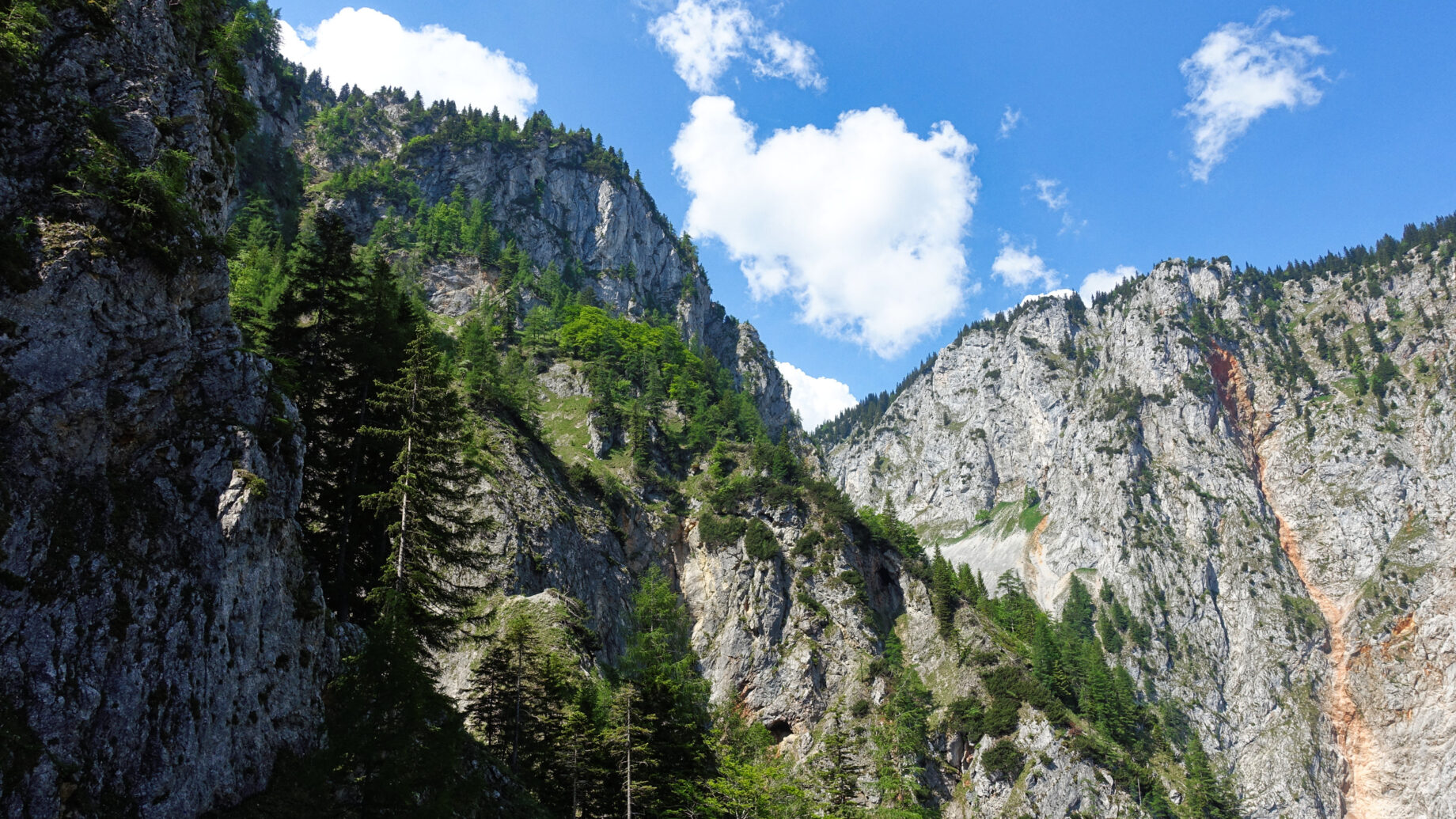 Spektakuläre Ausblicke ins hinterste Große Höllental. Foto: Alpenverein Edelweiss